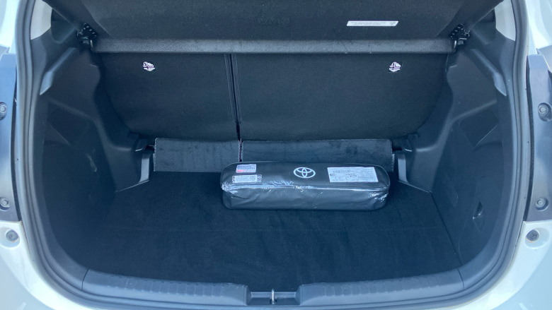 Toyota Yaris 1.5 Hybrid Design 5dr CVT Hybrid Hatchback